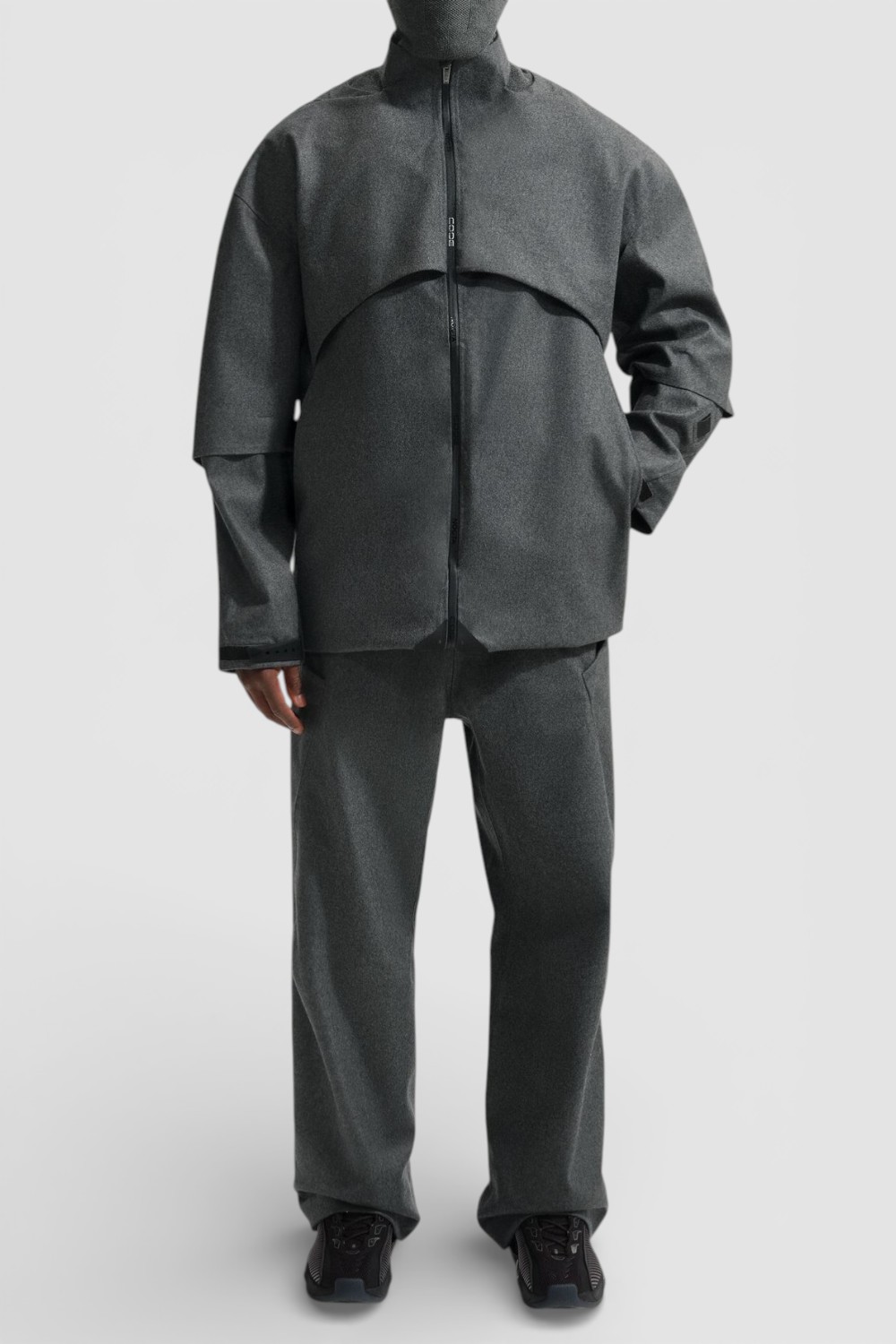 תמונת כל הלוק של מעיל צמר נייקי X נוקטה